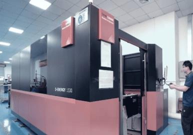 Laser cutting center